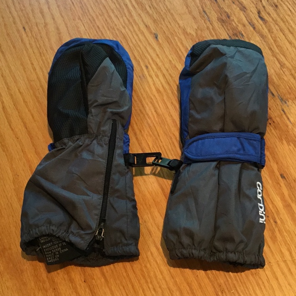 Gordini kids zippered mittens. Size medium
